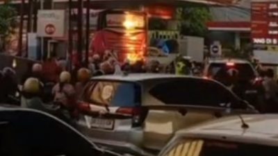 Krisis BBM Melanda Makassar Antrean Mengular di Perintis Kemerdekaan, Warga Cemas dan Minta Pertamina Segera Bertindak